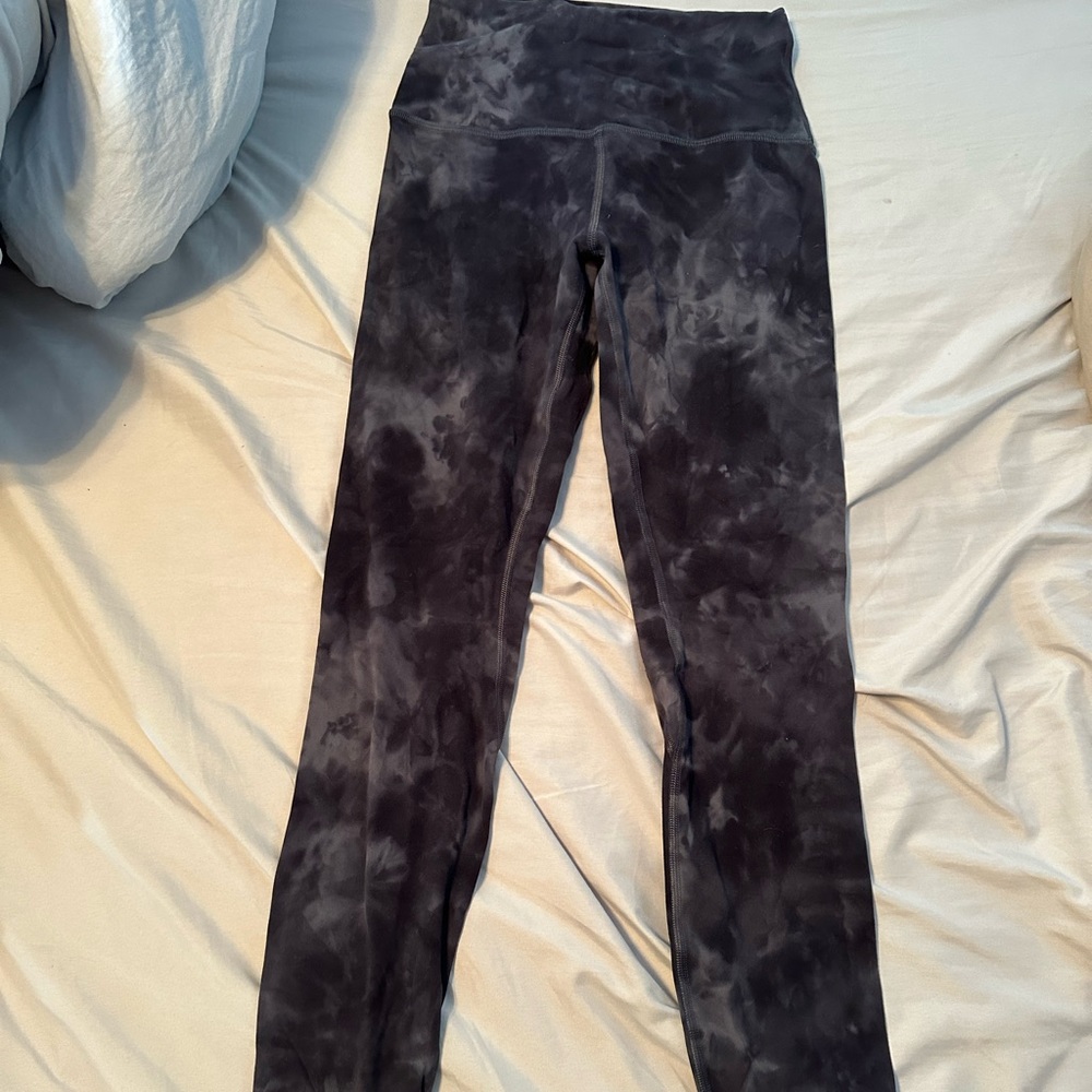 Like new lululemon diamond dye leggings